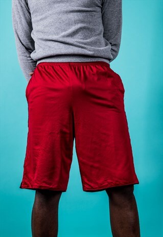 VINTAGE SPORTS SHORTS IN RED