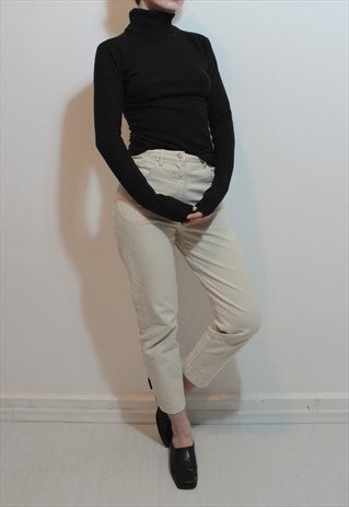 BLACK TURTLE NECK SWEATER