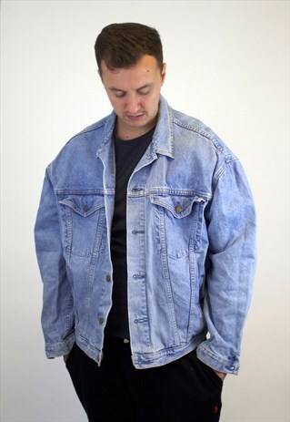 VINTAGE LEVI'S DENIM JACKET.