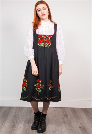 VINTAGE 70'S AUSTRIAN BLACK ROSE EMBROIDERED DRESS