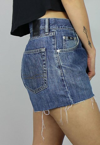 VINTAGE HUGO BOSS DENIM SHORTS W LOGO FRONT & BACK