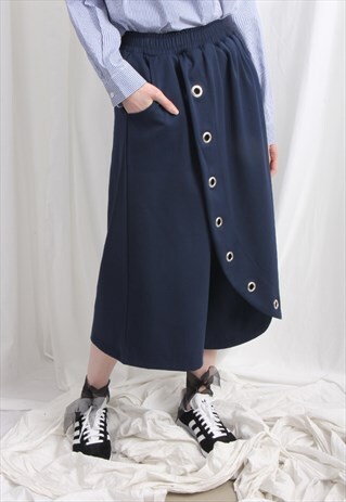 (KOREAN) EYELET DETAIL SIDE FLAP CROPPED TROUSERS