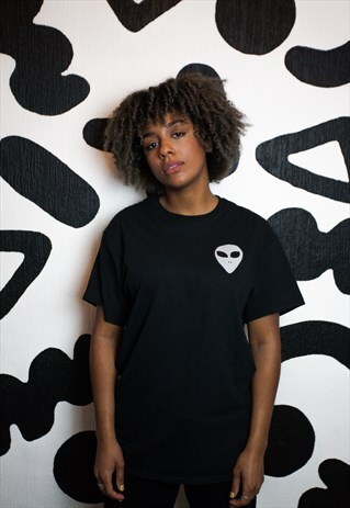SHORT SLEEVE ALIEN T-SHIRT IN BLACK