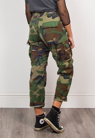 90'S VINTAGE GREEN ARMY CAMO PATTERN GRUNGE TROUSERS