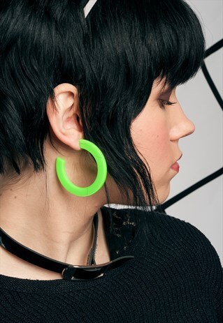 90S VINTAGE PLASTIC HOOK EARRINGS IN NEON GREEN