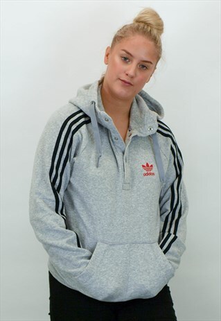 VINTAGE ADIDAS HOODIE