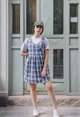 SLEEVELESS PLAID SMOCK DRESS
