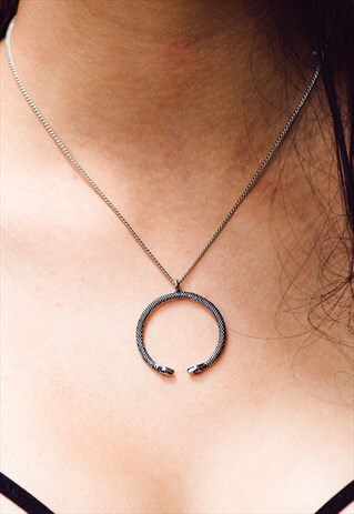 LEVIATHAN'S SISTER SNAKE NECKLACE GUNMETAL