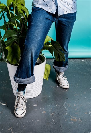 VINTAGE LEVI'S BOOT CUT JEANS IN BLUE DENIM