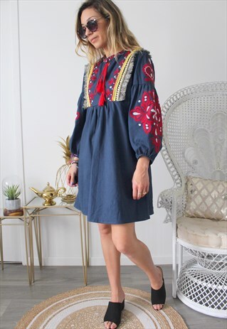 VINTAGE DRESS
