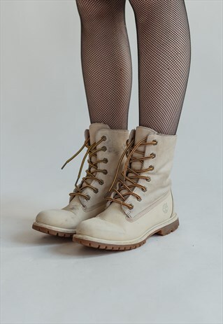 VINTAGE 90S ANKLE BOOTS IN CREAM SUEDE