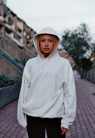 WHITE HEAVYWEIGHT HOODIE WITH WOVEN LABEL DETAILS
