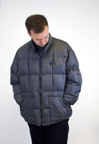 VINTAGE TOMMY HILFIGER QUILTED PUFFER JACKET.