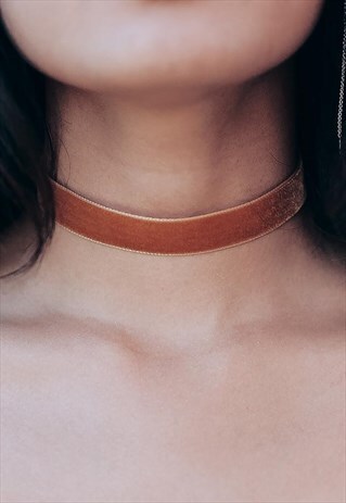 DESIRES GOLDEN LIGHT VELVET CHOKER