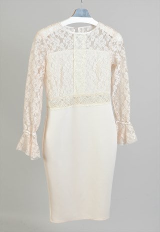 VINTAGE 00S LACE DRESS IN WHITE