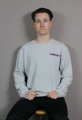 VINTAGE CARHARTT SWEATSHIRT IN GREY WITH PRINTED LOGO.