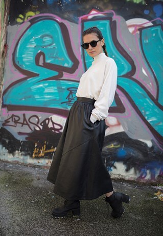 VINTAGE 70S LEATHER SKIRT