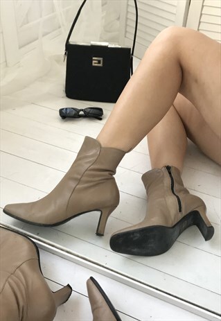 VINTAGE 90S Y2K LIGHT TAN REAL LEATHER MID HEEL ANKLE BOOTS