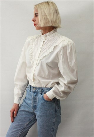 VINTAGE 80' AMAZING ELEGANT CUTE WHITE SHIRT WITH ORNAMENT
