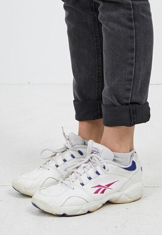 VINTAGE WHITE REEBOK TRAINERS