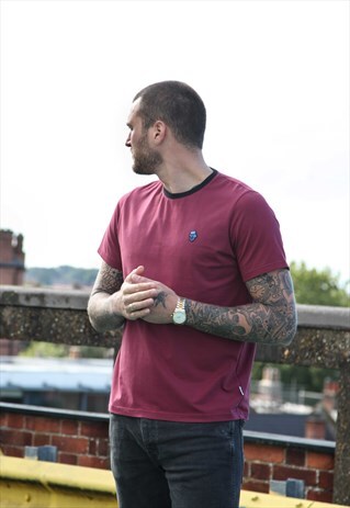 SHORT SLEEVE RED TSHIRT WITH BLACK RIB NECK