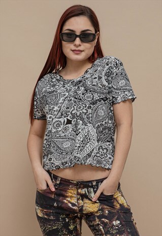 VINTAGE Y2K CROP SHORT SLEEVE LETTUCE HEM PAISLEY MONO TOP L