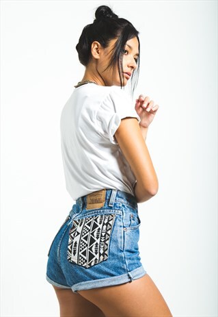 VINTAGE 80S LEVI'S DENIM SHORT ETHNIC POCKET / 0209