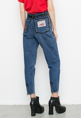 BLUE PATCHED MOM JEANS