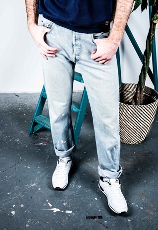 VINTAGE LEVI'S 501 JEANS IN BLUE DENIM WITH PAINT MARKS