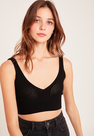 KNITTED CROP TOP