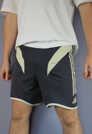 VINTAGE ADIDAS SHORTS IN GREY WITH EMBROIDERED LOGO AND DRAW