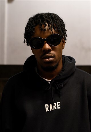 BLACK PLASTIC OVAL SUNGLASSES