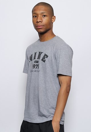 VINTAGE NIKE LOGO T-SHIRT GREY