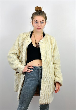 VINTAGE CREAM FAUX FUR JACKET