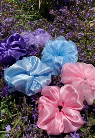 LARGE ORGANZA PINK SCRUNCHIE