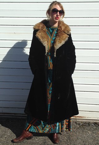VINTAGE 70S ASTRAKA BLACK FAUX FUR COAT