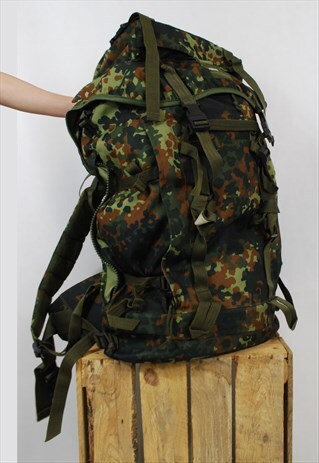 GRUNGE ARMY KHAKI CAMO FESTIVAL RUCKSACK GREEN