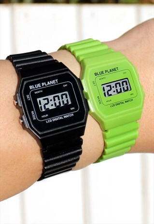 WEAR & SHARE SET OF 2 LCD WATCHES