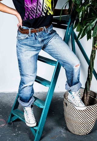 VINTAGE LEVI'S 507 MOM JEANS IN BLUE WITH RIPS