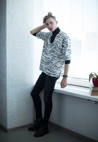 VINTAGE 90'S WHITE/BLACK ANIMAL PRINT HIGH COLLAR JUMPER