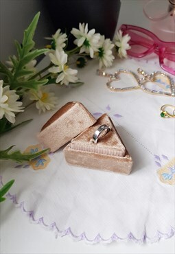 Triangle velvet ring box in light brown