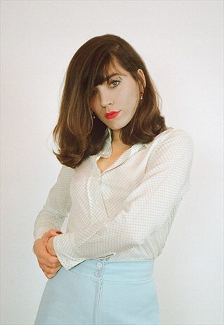 1970S VINTAGE BLUE AND WHITE DAGGER COLLAR SHIRT