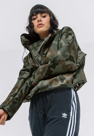OVERSIZED WINDBREAKER HOODIE IN CAMO PRINT