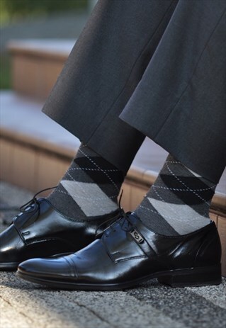 GREY SOCKS WITH BLACK DIAMONDS