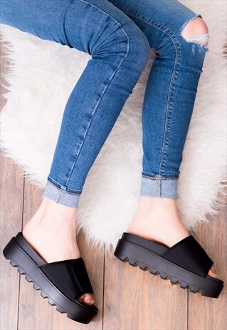 FUR STYLE SLIDER SANDALS IN BLACK LEATHER STYLE - SALAMANCA