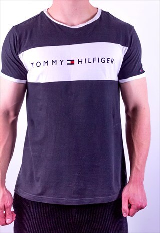 VINTAGE TOMMY HILFIGER SPELL OUT T-SHIRT IN BLACK & WHITE M