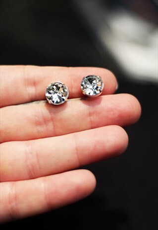 VINTAGE 90S STUD EARRINGS