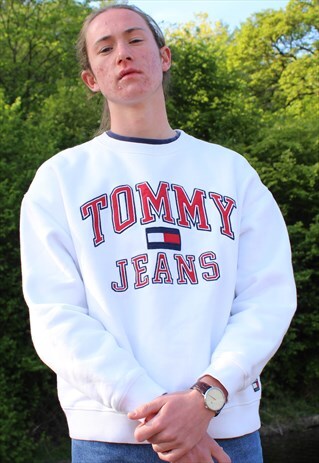 VINTAGE TOMMY HILFIGER SPELL OUT EMBROIDERED SWEATER XL