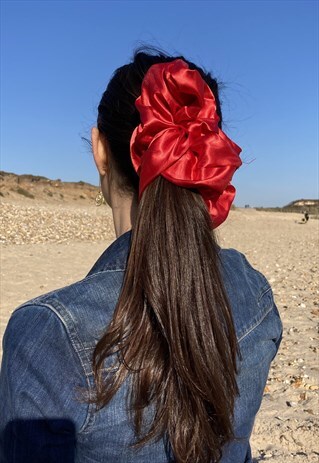 GIANT SATIN HAIR SCRUNCHIE