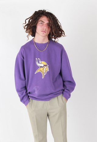 VINTAGE REEBOK SWEATSHIRT